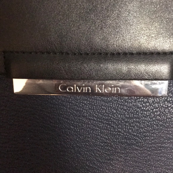 Calvin Klein cross body purse - Picture 2 of 3